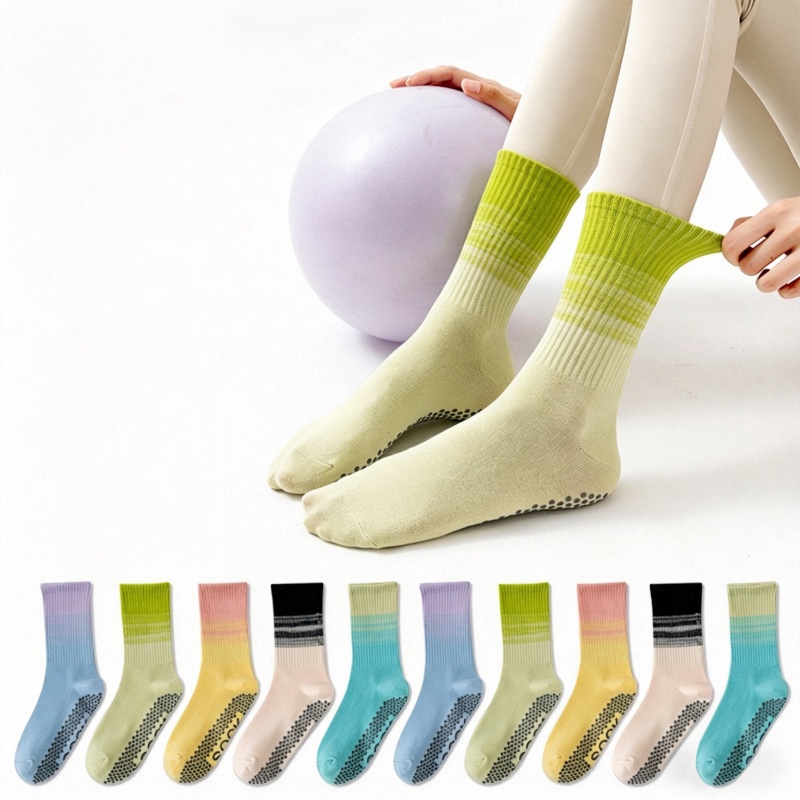 Yoga & Fitness Classes By Niharika Zirakpur Reviews - Dreamlikelin 1 paio di calzini da
