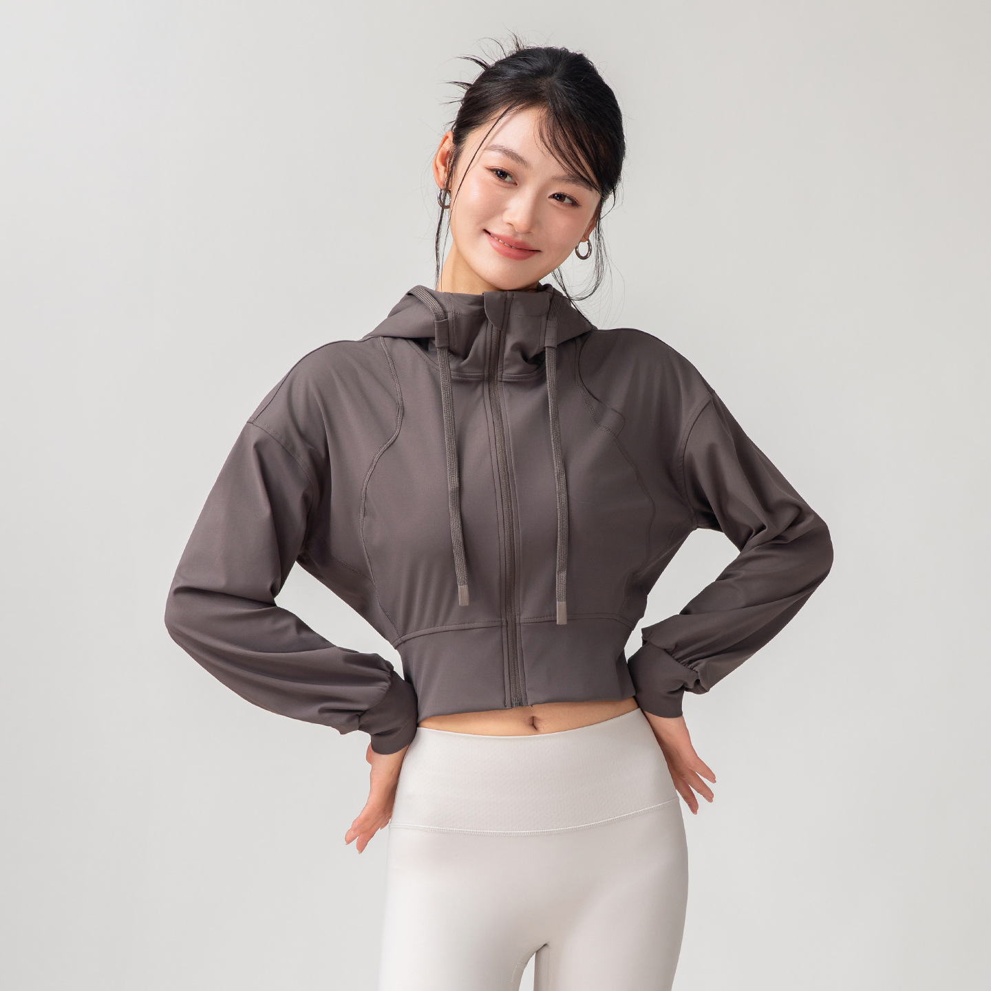 Top Sportivo da Donna con Capp - Yoga & Fitness Classes By Niharika Zirakpur Reviews recensione e prezzo